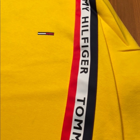 Tommy Hilfiger Jeans Yellow Crew Sweatshirt - Picture 3 of 5